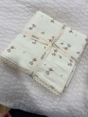MILK Beautiful floral large cotton muslin baby blanket with lace trim